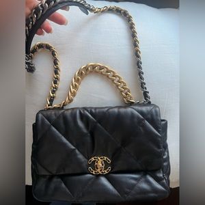 Chanel 19 FLAPBAG, AGNEAU BRILLANT/BLACK Lambskin,Gold-Tone-silver AUTHENTIC